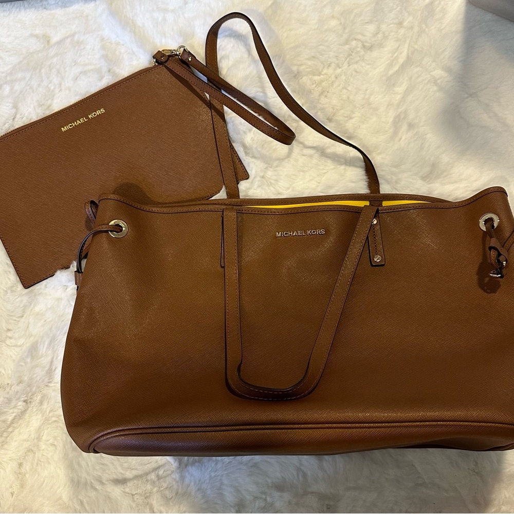 Michael Kors Tote Bag & Wristlet